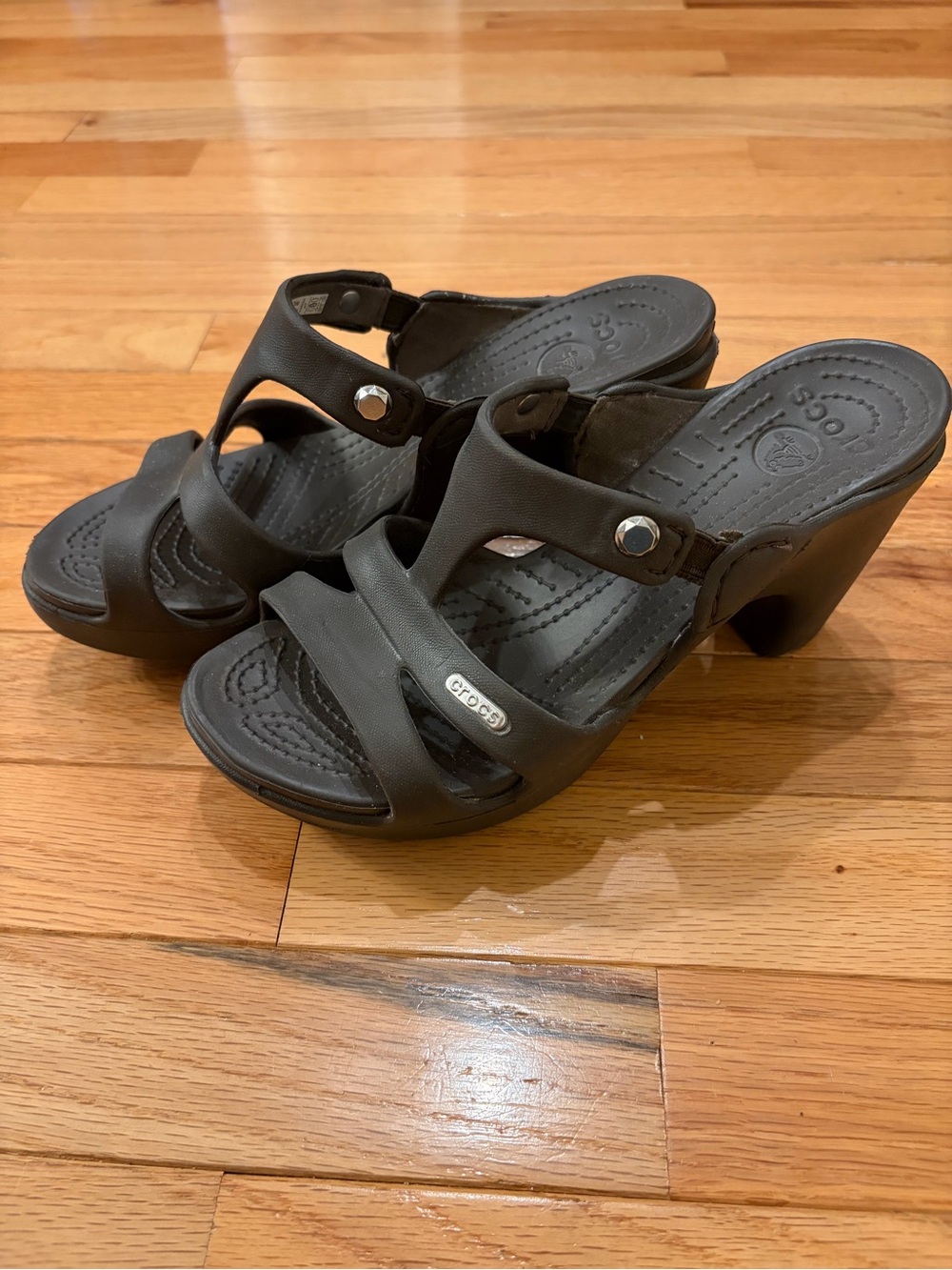Crocs Cyprus V Size 7 Women's Black Heeled Strappy Slide Sandals